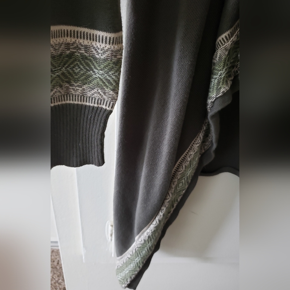 3/$20 Denim&Co Olive Green Cream Cardigan Sweaters - Picture 2 of 3